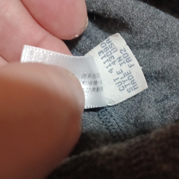 Patagonia thumb hole top - Picture 15 of 16